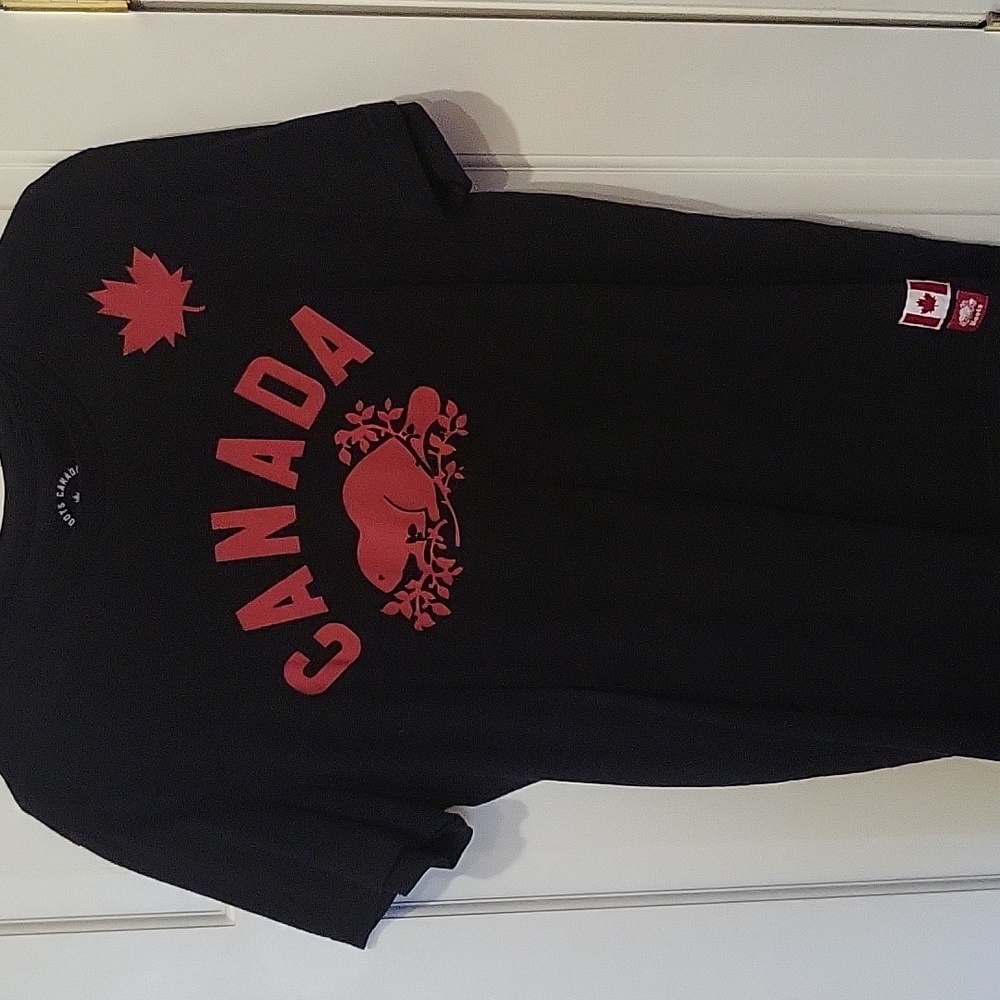 Roots Canada t-shirt